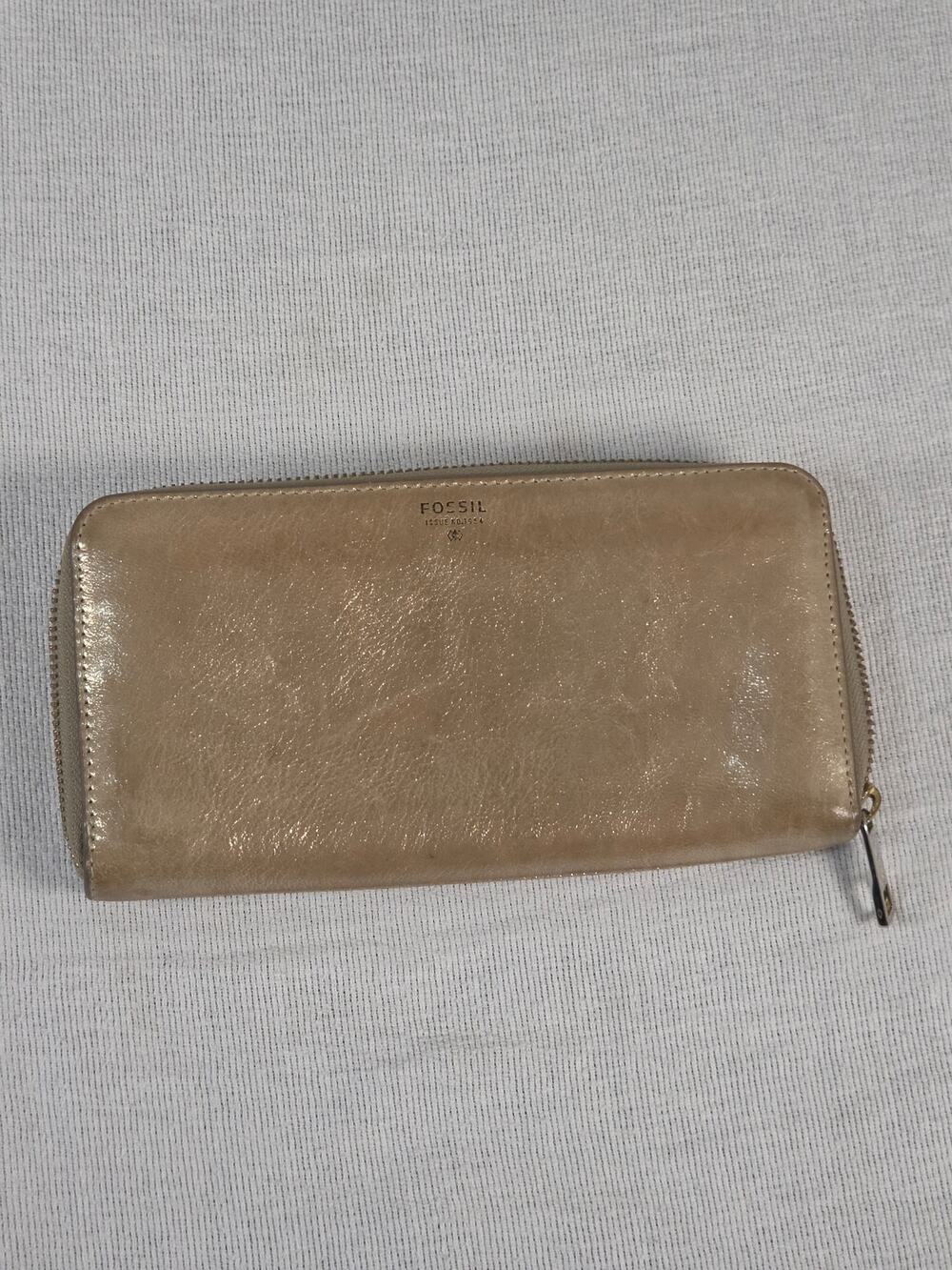 Fossil Sydney Zip Clutch Champagne Gold Leather